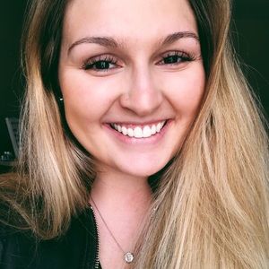 Meet your Posher, Caroline